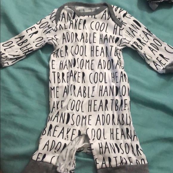 2 Carters new born 3 pieces set - Picture 8 of 8